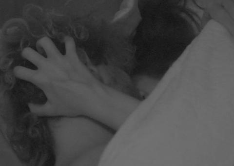 BBB 19: Hana e Alan voltam a movimentar edredom e internautas apontam sexo oral