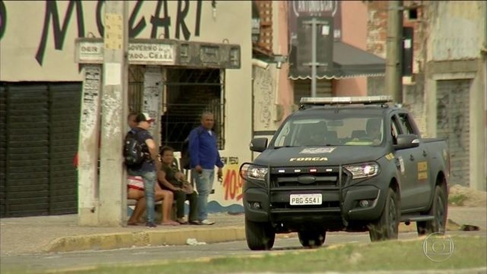 Bando incendeia estação de companhia de água no Ceará