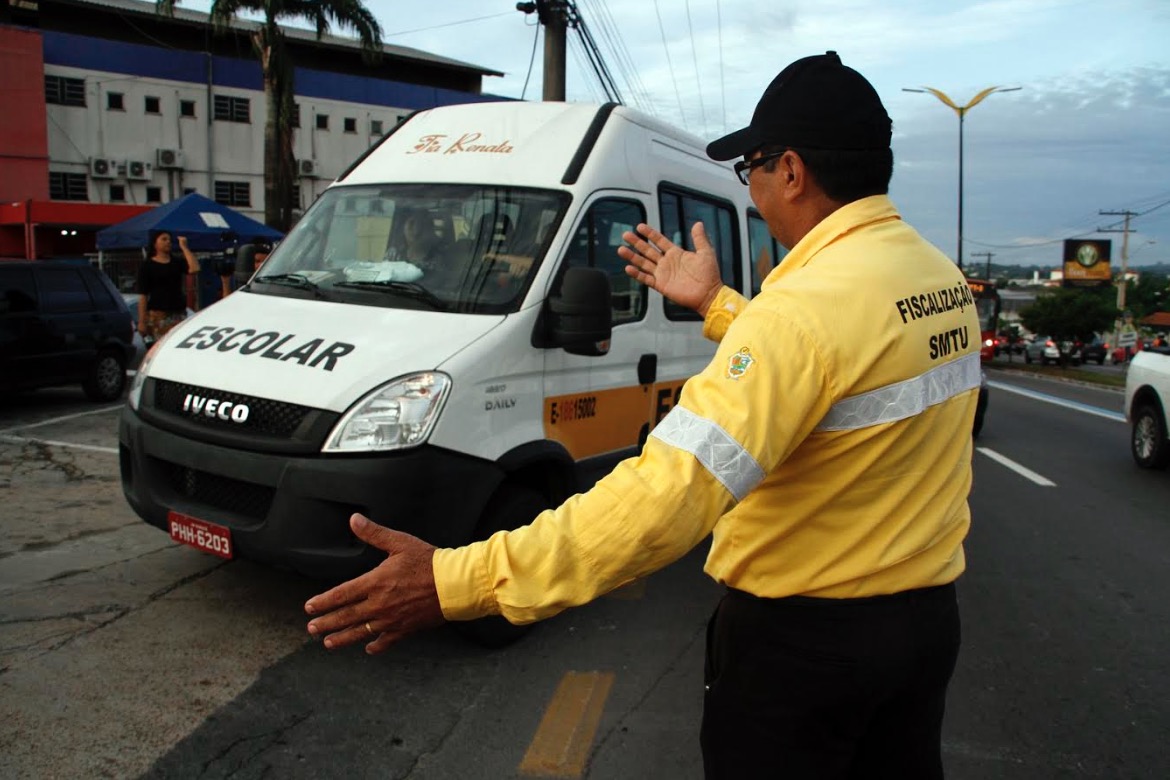 Pais e responsáveis devem ficar alerta para a contratação de conduções escolares legalizadas