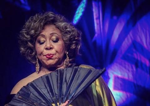 Internauta dá no olho de Alcione e cantora esculacha: ‘vá pra p**** que te pariu’