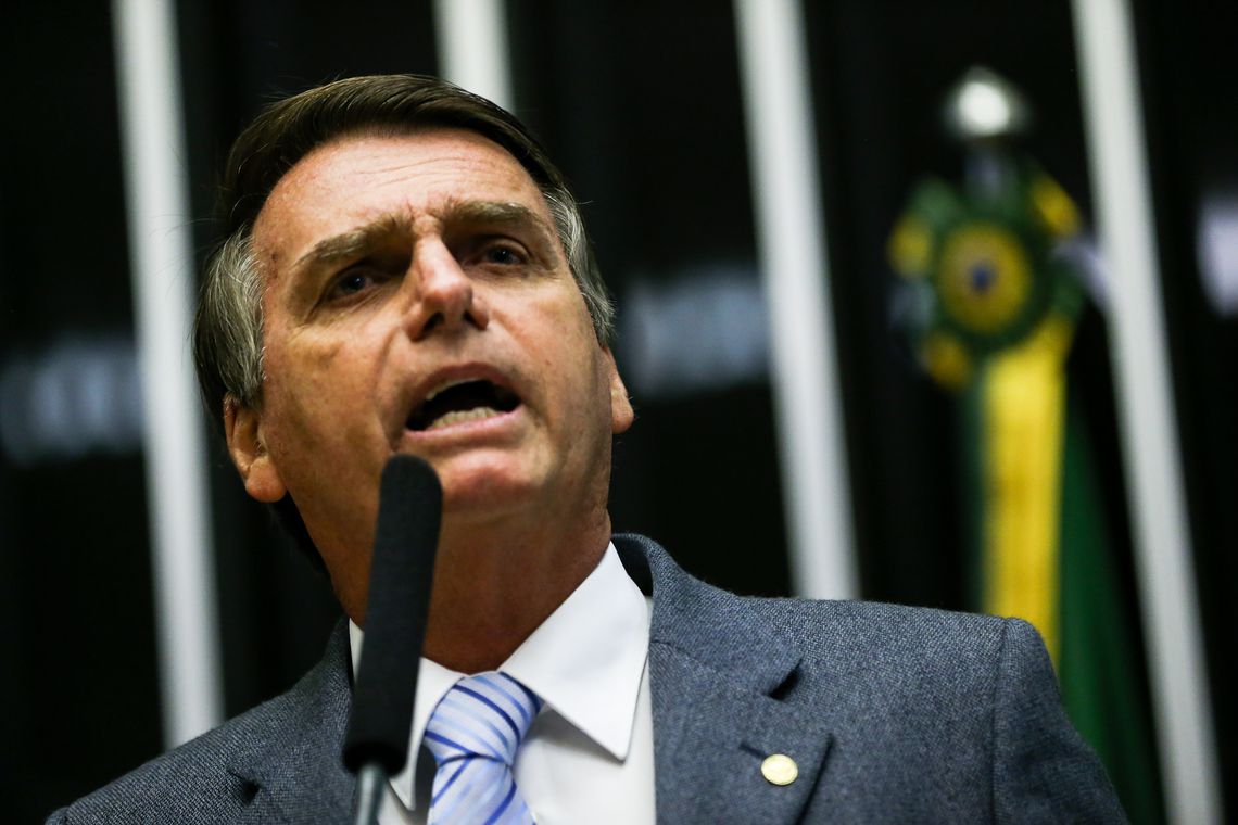 Já no Hospital, Bolsonaro passará por exames e avaliação pré-operatória