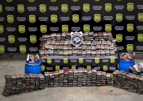 Droga avaliada em R$6,6 milhões é apreendida em embarcação ancorada em Manaus 