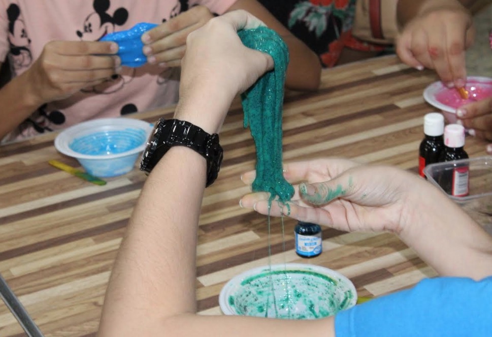 Sábado é dia de oficina de slime no Plaza 