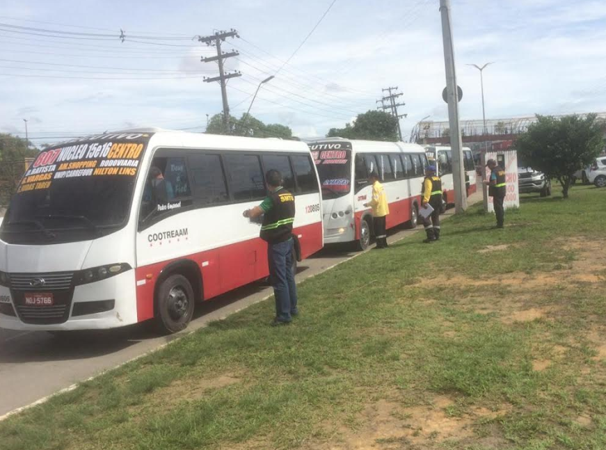 Motoristas de Executivo retornam às garagens durante operação em Manaus
