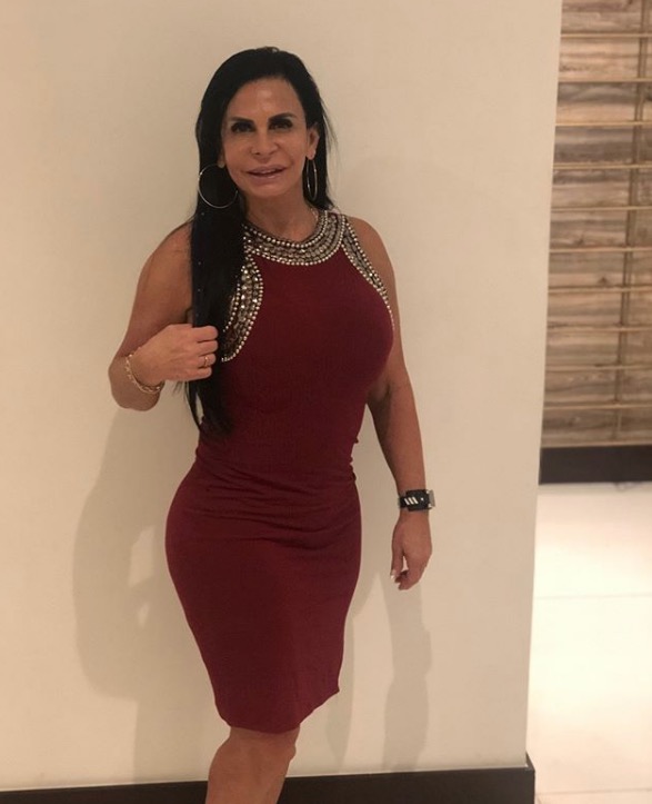 Gretchen mostra antes e depois de harmonização facial e comemora