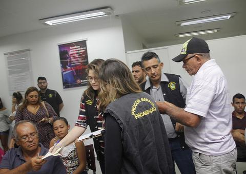 Bancos são multados por não cumprirem Lei das Filas em Manaus