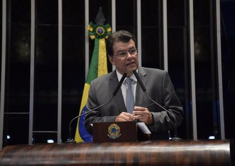Eduardo Braga é escolhido líder do MDB no Senado  