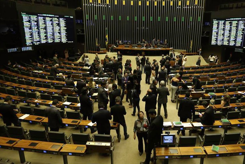 Ministros deixam temporariamente governo para assumir vaga na Câmara