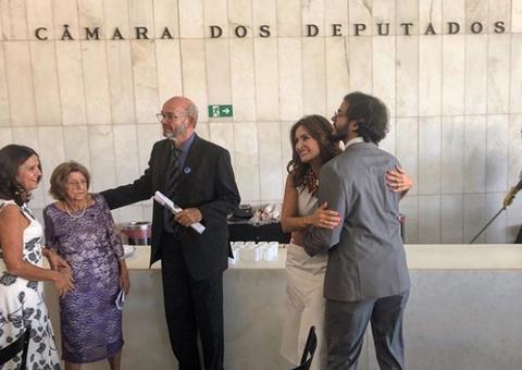 Fátima Bernardes acompanha Túlio Gadelha em posse em Brasília