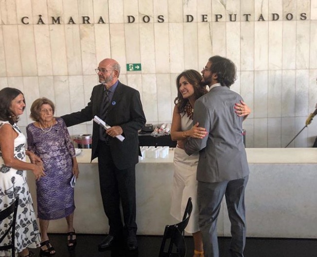 Fátima Bernardes acompanha Túlio Gadelha em posse em Brasília