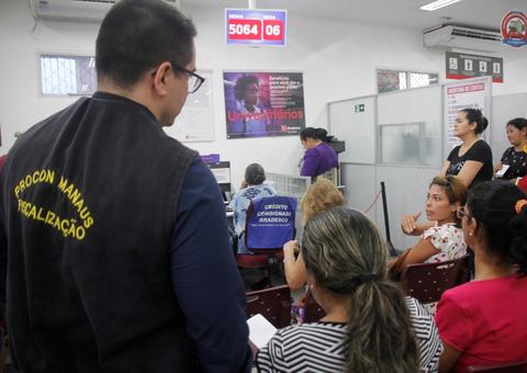 Procon multa quatro agências bancárias por não cumprimento da 'Lei das Filas' em Manaus