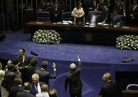 Sessão do Senado é suspensa e escolha do presidente fica para amanhã