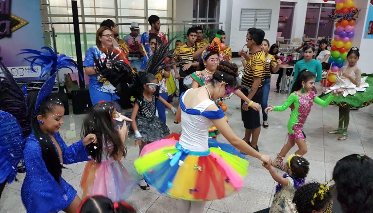 Baile de Carnaval Infantil agita shopping de Manaus