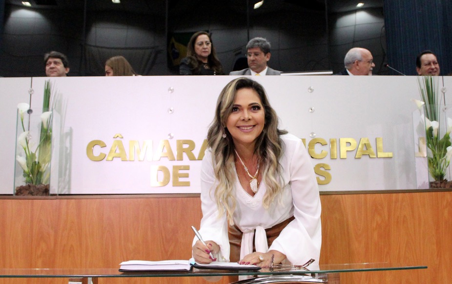 Sete novos vereadores foram empossados na Câmara Municipal de Manaus 