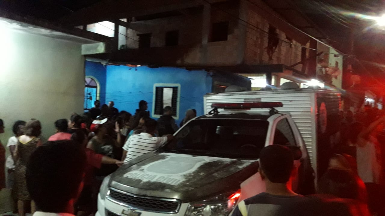 Homem invade residência para fugir de assassinos e acaba morto a tiros em Manaus