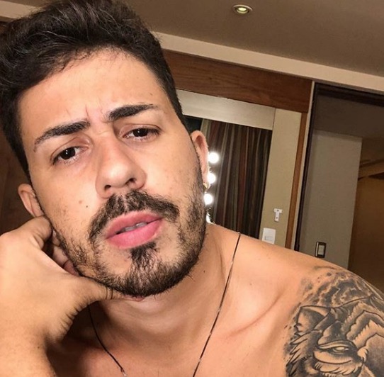 Carlinhos Maia pede namorado em casamento e quebra a internet