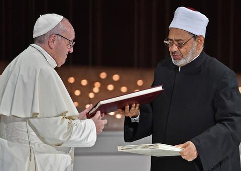 Papa diz que 'ódio' e 'violência' em nome de Deus são injustificáveis