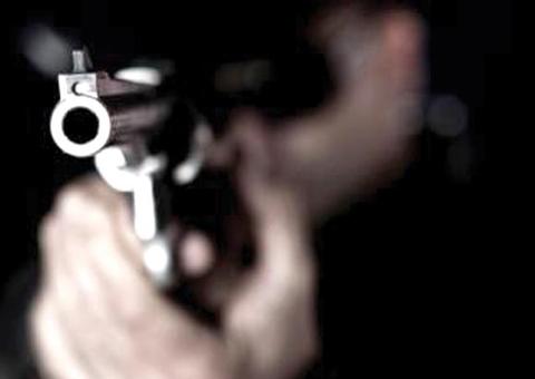 Em Manaus, homem é atacado e baleado durante confusão em bar 