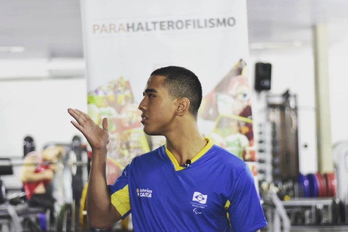 Paratleta, estudante da rede pública representa o Amazonas em Dubai