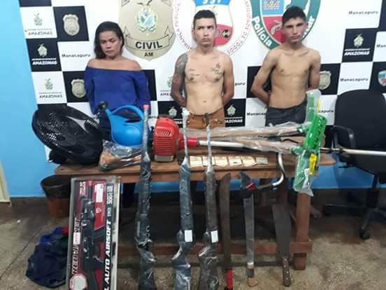 No Amazonas, trio é preso no momento em que assaltava loja no Centro 