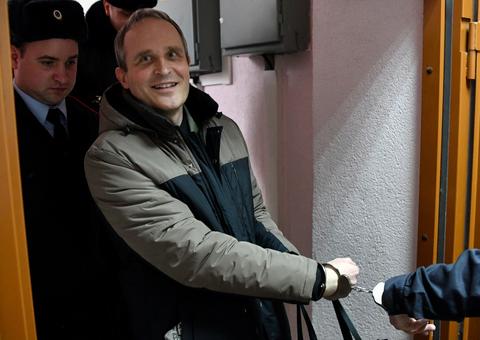 Testemunha de Jeová pega 6 anos de prisão por 'extremismo'