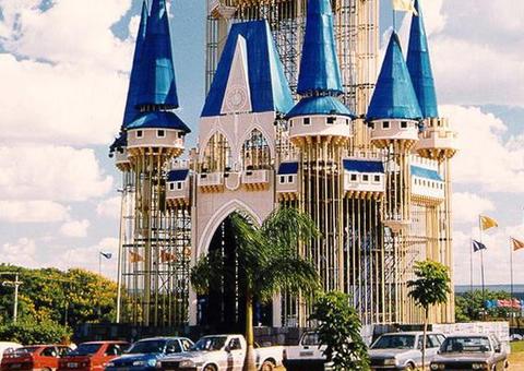 Disney desmente governo do Distro Federal e diz que 'não há planos' de parque no Brasil