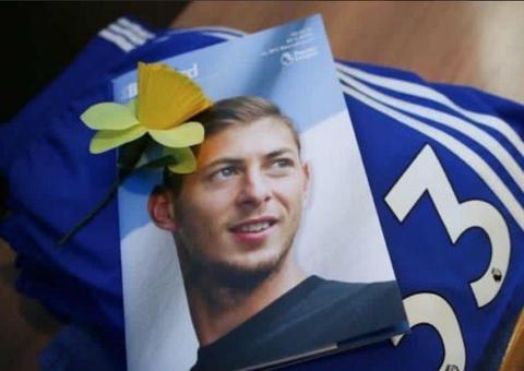 Autoridades recuperam corpo nos restos de avião que transportava Sala