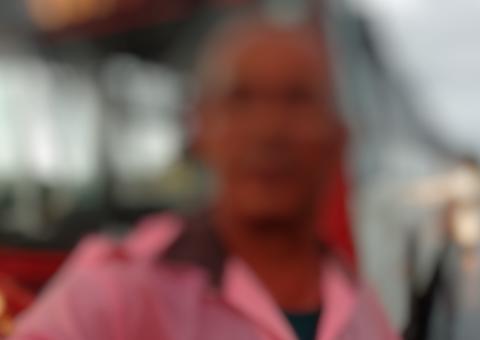 Mesmo sem reagir, motorista leva facada durante assalto a ônibus em Manaus