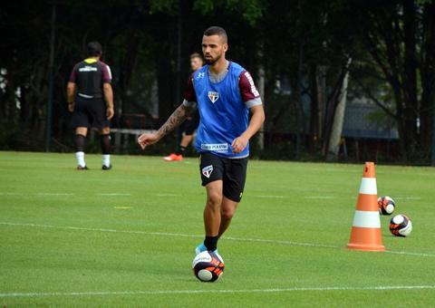Corinthians contrata zagueiro Lucão, do São Paulo