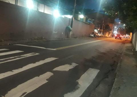 Após sair da escola, criança é atropelada na faixa de pedestres em Manaus