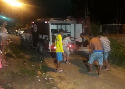 Corpo de homem é encontrado de bruços dentro de casa em Manaus