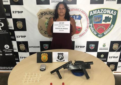 Conhecida como ‘Pitel’, suspeita de tráfico é presa com arma caseira em Manaus