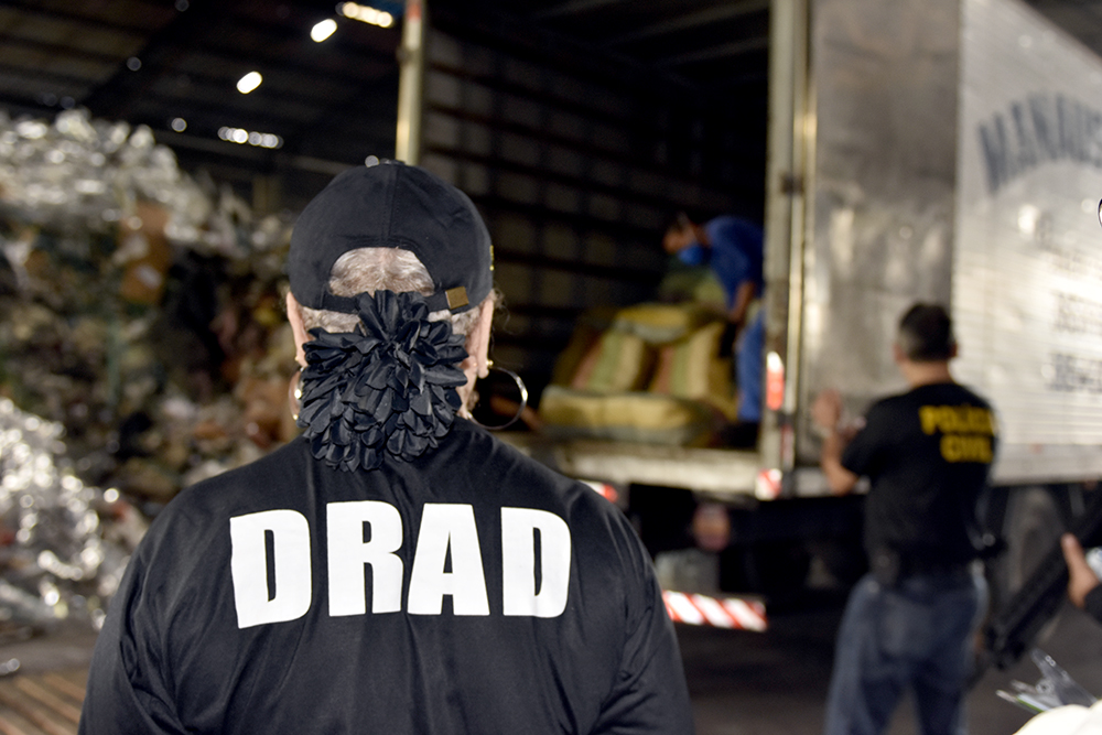 Cinco toneladas de entorpecentes apreendidos pela polícia são incineradas em Manaus 