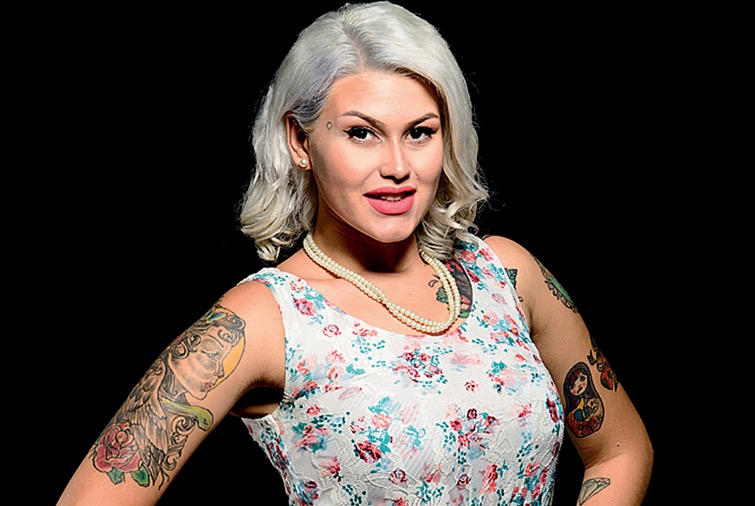 Damares indica antifeminista Sara Winter para cargo na Secretaria Nacional da Mulher