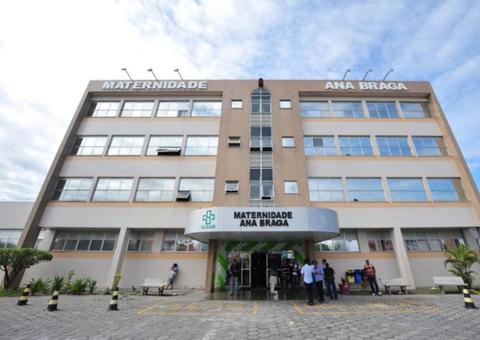 Grávida espera há 3 dias pela retirada de feto morto de seu corpo em maternidade de Manaus