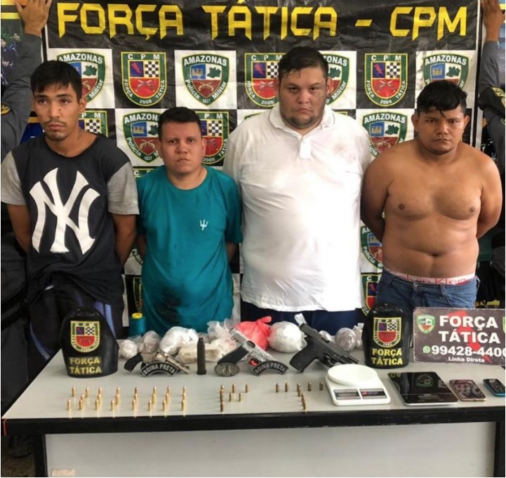  Grupo suspeito de integrar facção criminosa é preso com armas e drogas em Manaus
