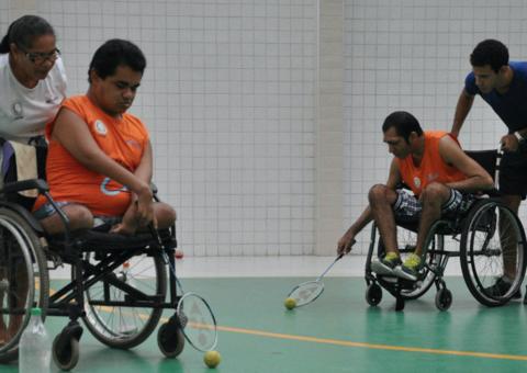 Proamde abre inscrições para aulas gratuitas de natação e futsal