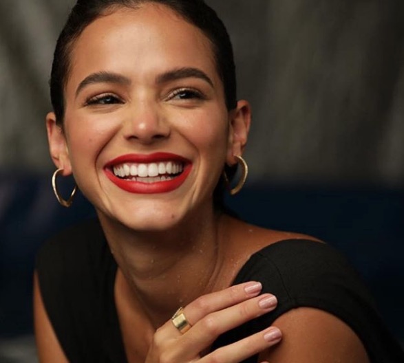 Bruna Marquezine faz nova tatuagem no braço. veja o resultado