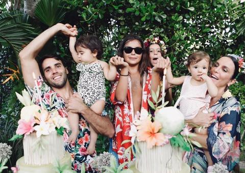 Ivete Sangalo comemora aniversário das gêmeas em clima de carnaval