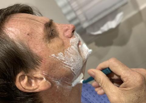 Bolsonaro tem alta da Unidade Semi-Intensiva 