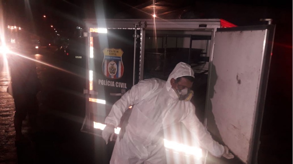Corpo em decomposição é encontrado por populares em área de mata em Manaus