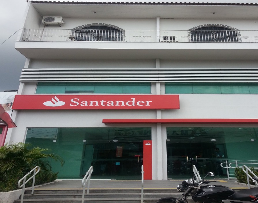 Em Manaus, assaltantes são surpreendidos por cortina de fumaça em banco