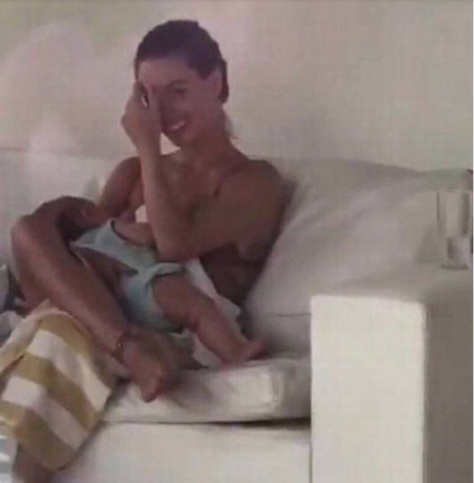 Isis Valverde aparece pela primeira vez com filho, Rael