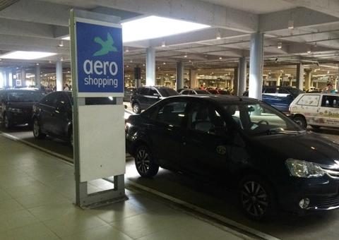 Justiça Federal considera ilegal valor tabelado cobrado por taxistas no aeroporto de Manaus 