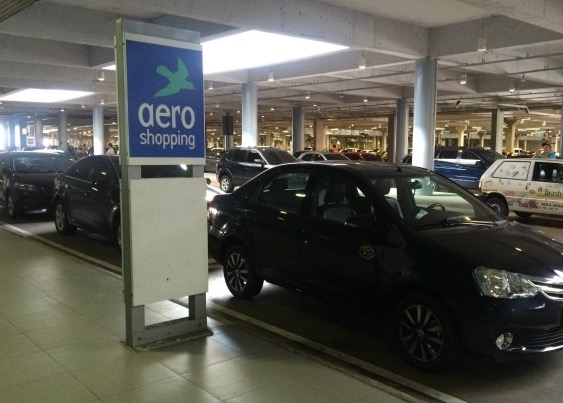 Justiça Federal considera ilegal valor tabelado cobrado por taxistas no aeroporto de Manaus 