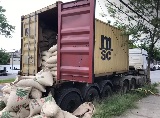 Cocaína é achada em sacos de café que seriam enviados à França