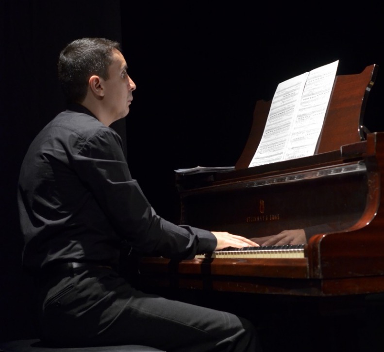 Recital 'Piano a Quatro Mãos' acontece nesta terça no Teatro Amazonas