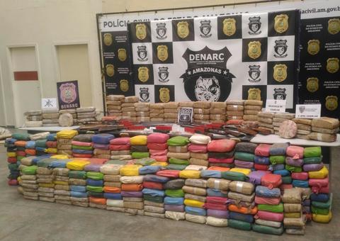 Polícia prende homem e apreende drogas e armas enterradas em sítio no Amazonas 