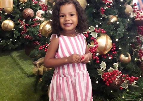 Menina de 2 anos é atingida na cabeça por bala perdida