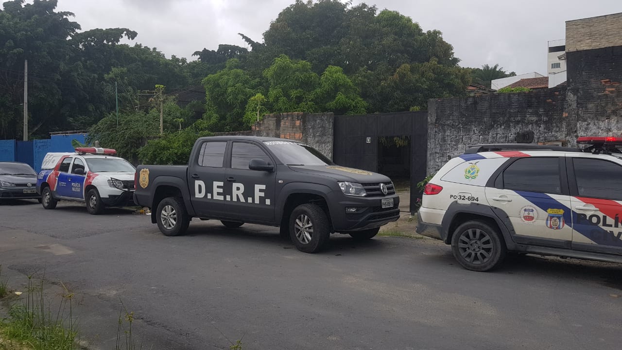Escrivã da PC e corretor são feitos reféns durante assalto a casa em Manaus